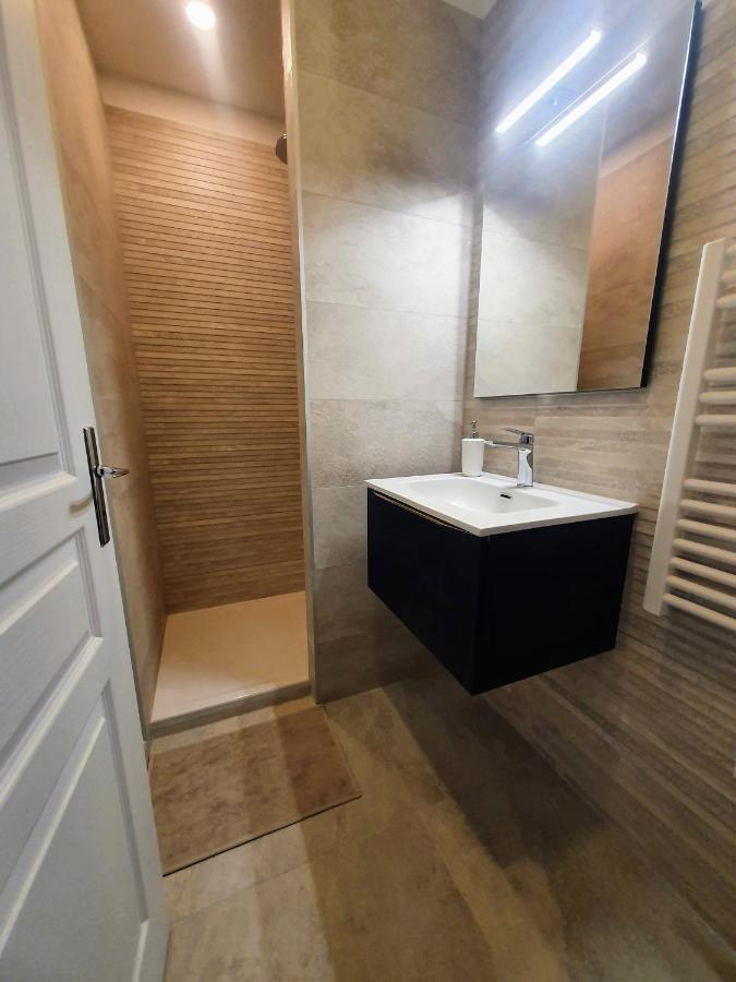 Appartement Premium Dans Une Belle Demeure - Hyper Centre-Ville De Reims Exterior foto