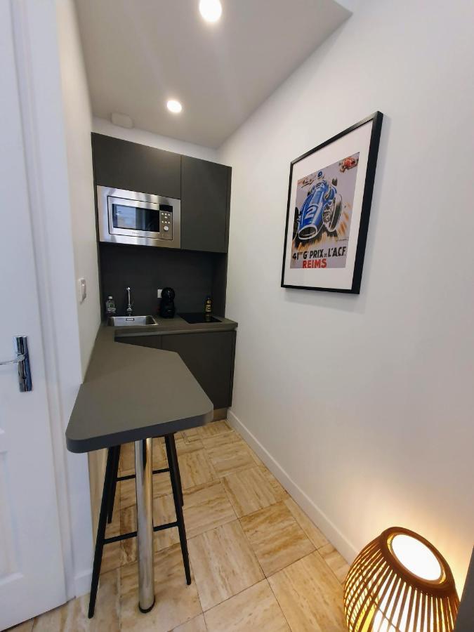 Appartement Premium Dans Une Belle Demeure - Hyper Centre-Ville De Reims Exterior foto